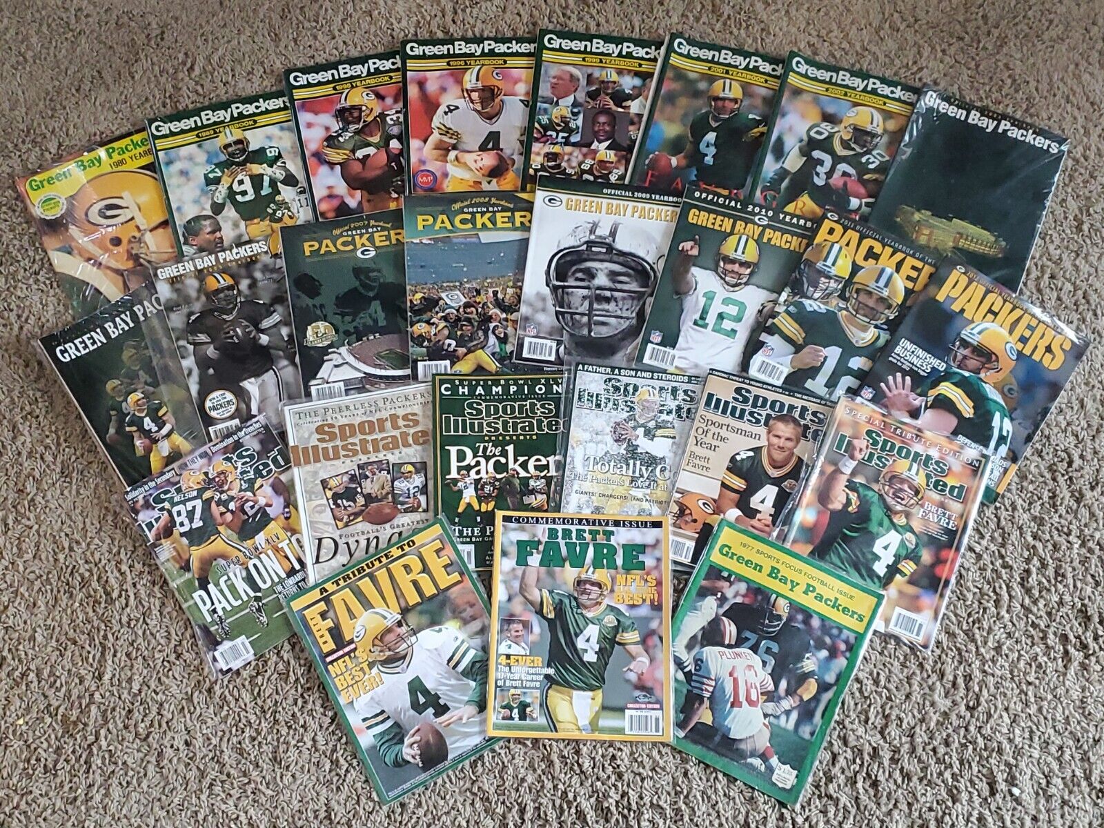 Green Bay Packers Yearbook & Magazine Lot Of 25 Issues